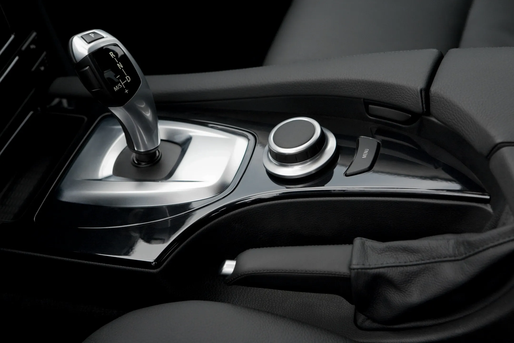Interior view of a luxury limousine with leather seats. Affordable limo service in Toronto by Airoute Limousine Service.